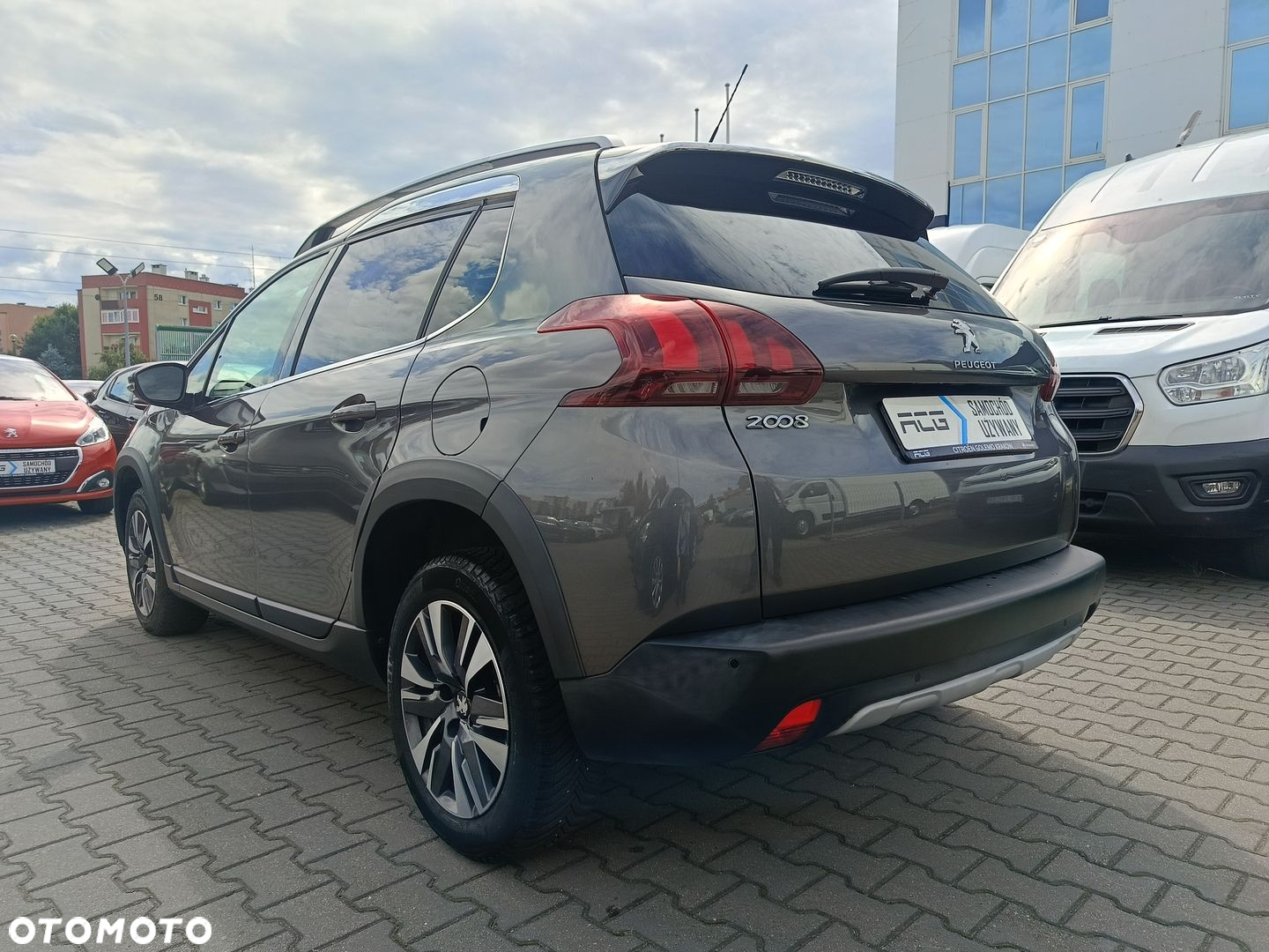 Peugeot 2008 1.5 BlueHDi Allure - 4