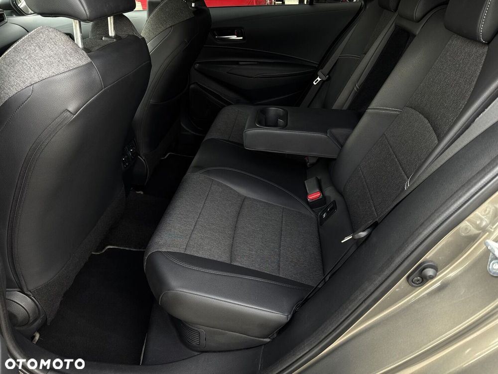 Toyota Corolla 1.8 Hybrid Style - 32