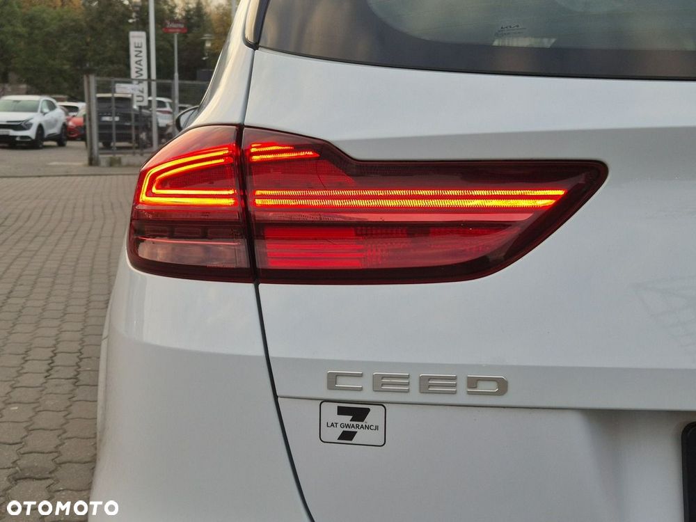 Kia Ceed 1.5 T-GDI M - 22