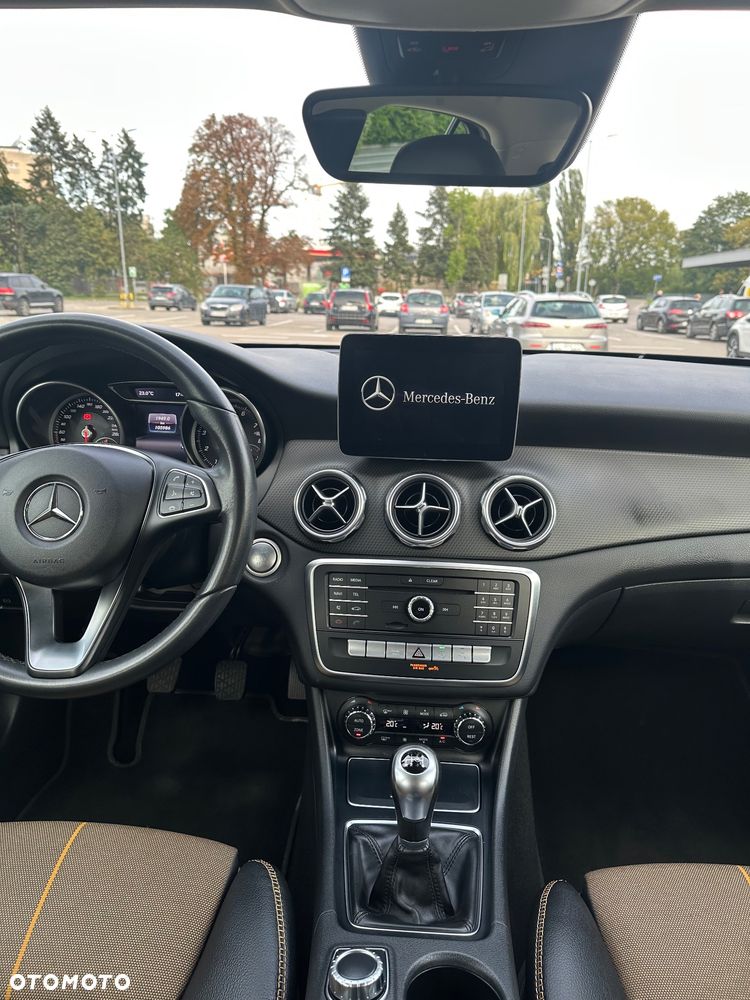 Mercedes-Benz GLA 200 - 9