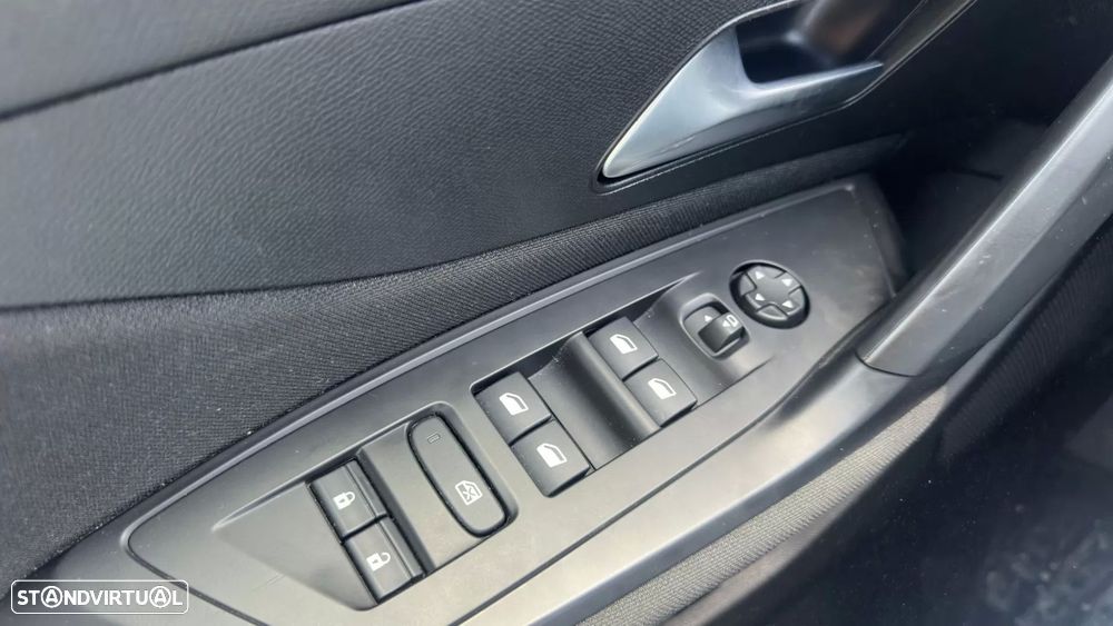 Peugeot 308 1.2 Hybrid Style e-DCS6 - 10