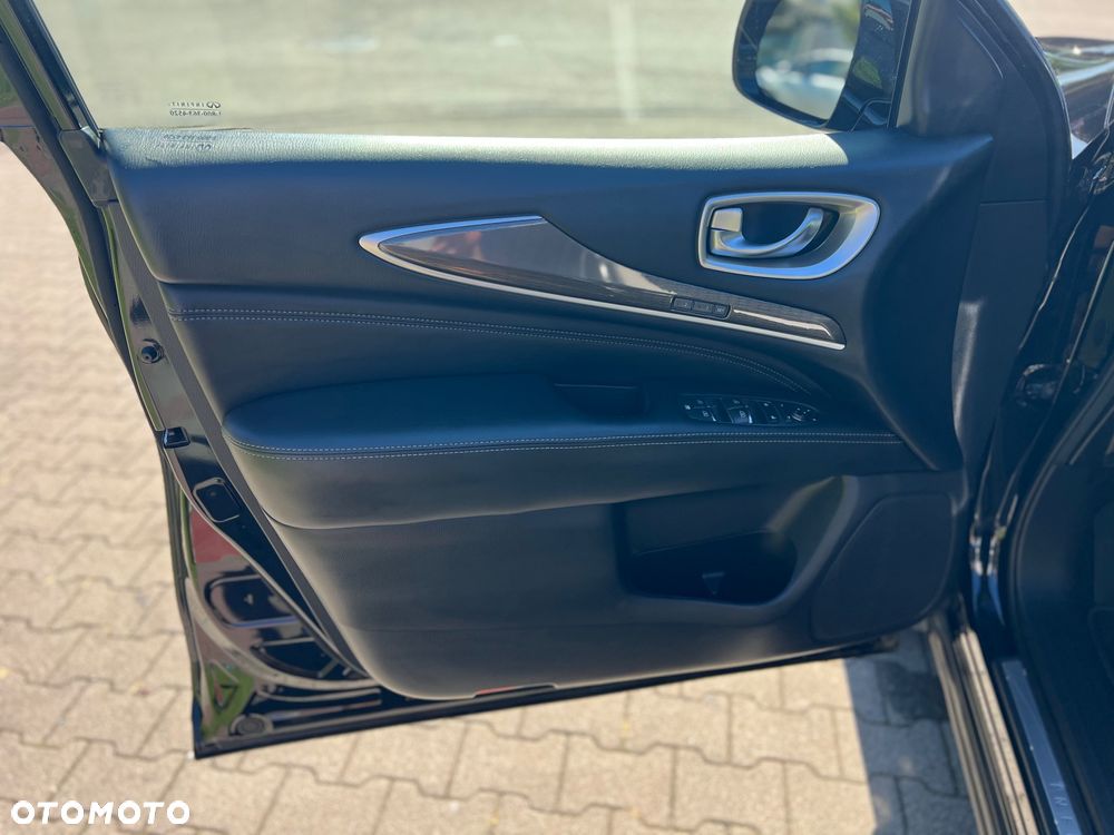 Infiniti Q60 - 34