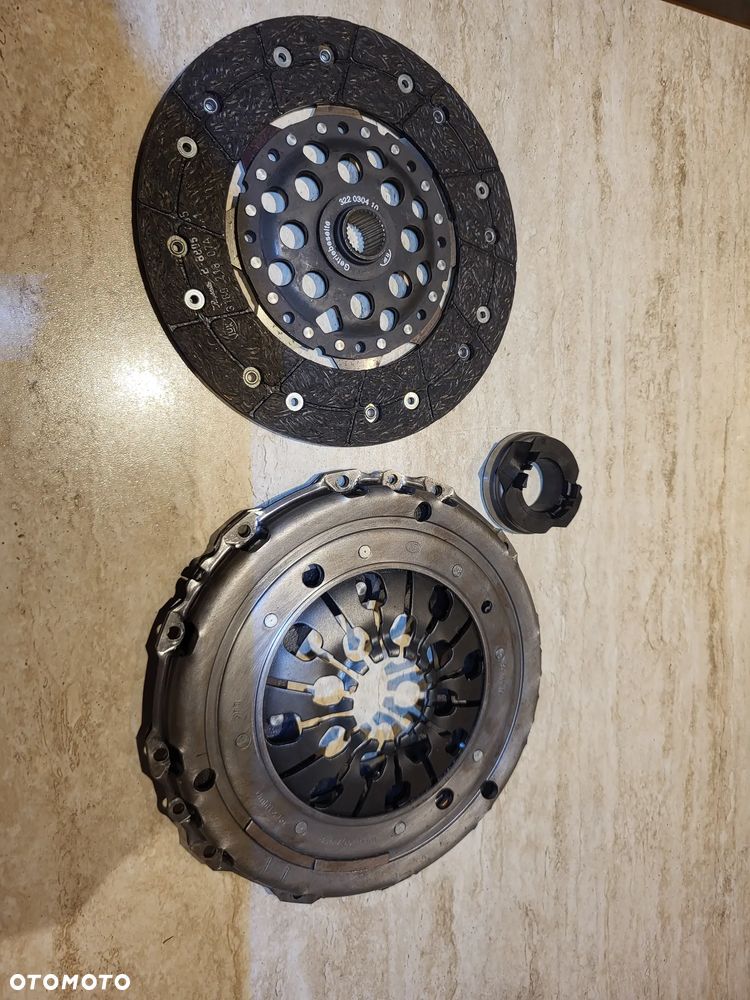 Zestaw sprzęgła Sprzegło  z łożyskiem wyciskowym  VW TRANSPORTER T4 1.9D-2.5D 07.90-04.03 - 3