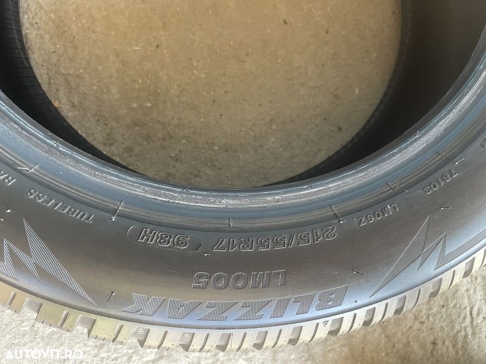 215/55R17 Bridgestone Blizzak LM005 - 5