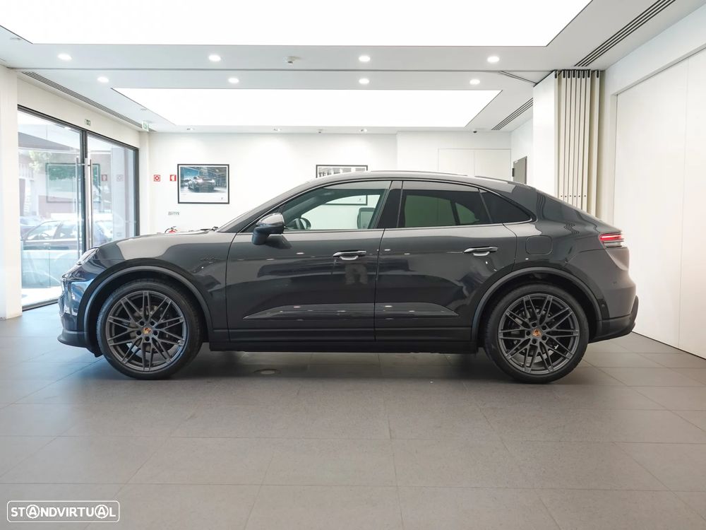 Porsche Macan Electric 4 - 2
