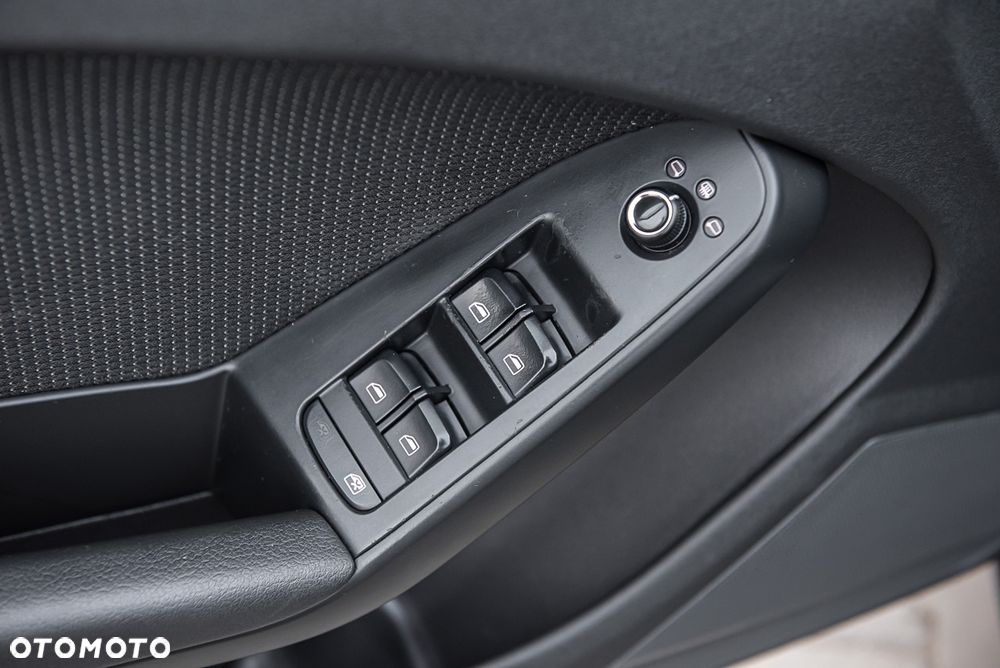 Audi A4 Avant 2.0 TFSI quattro Ambiente - 23