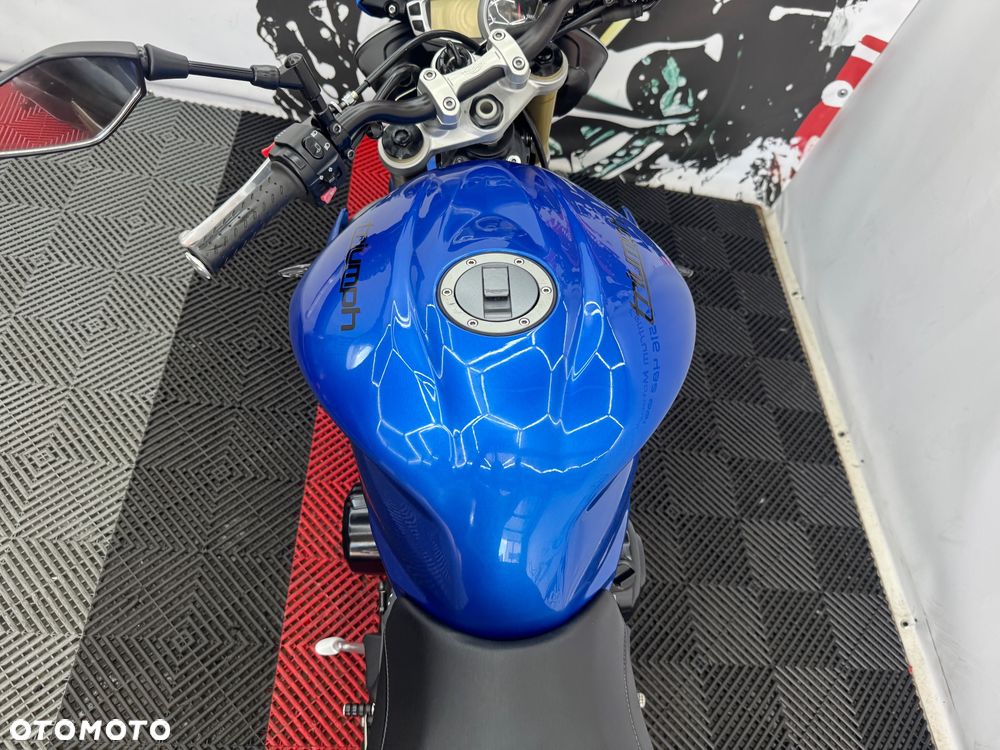 Triumph Street Triple - 22