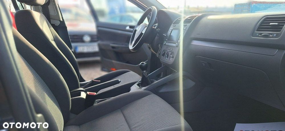 Volkswagen Jetta - 10