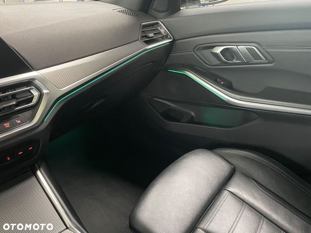 BMW Seria 3 320d Edition M Sport Shadow - 15