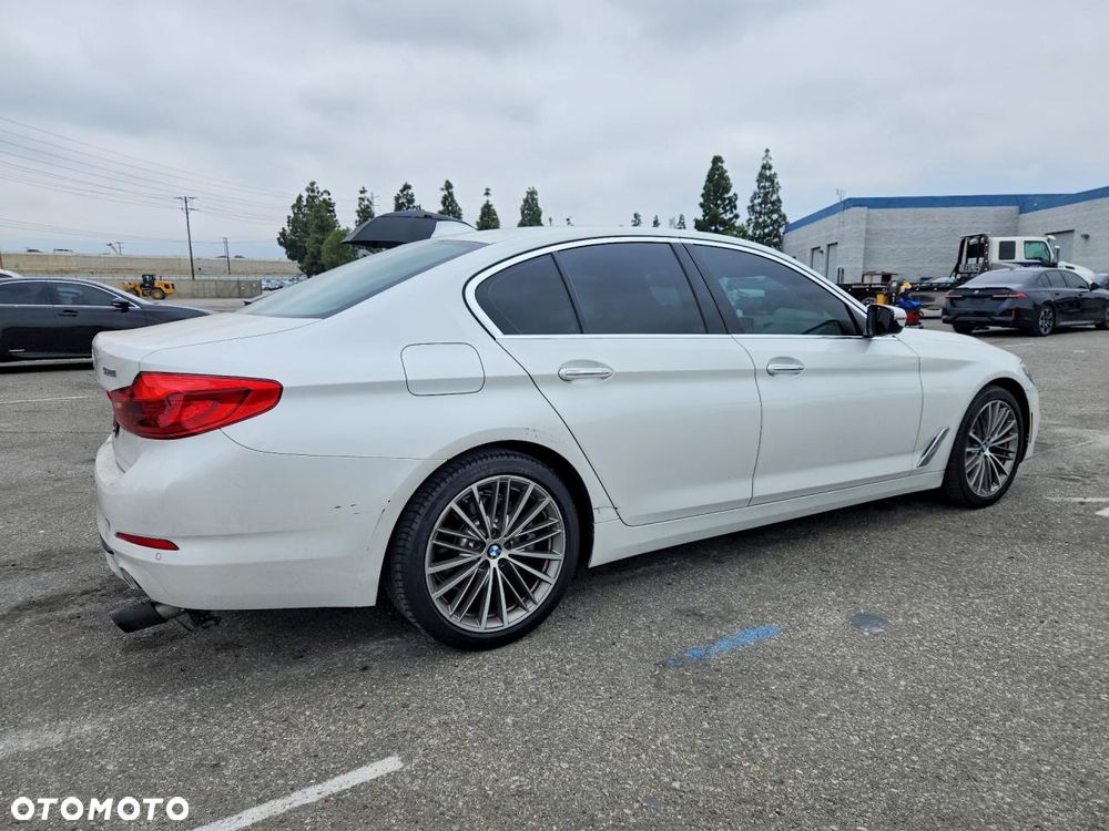 BMW Seria 5 530i GPF - 4