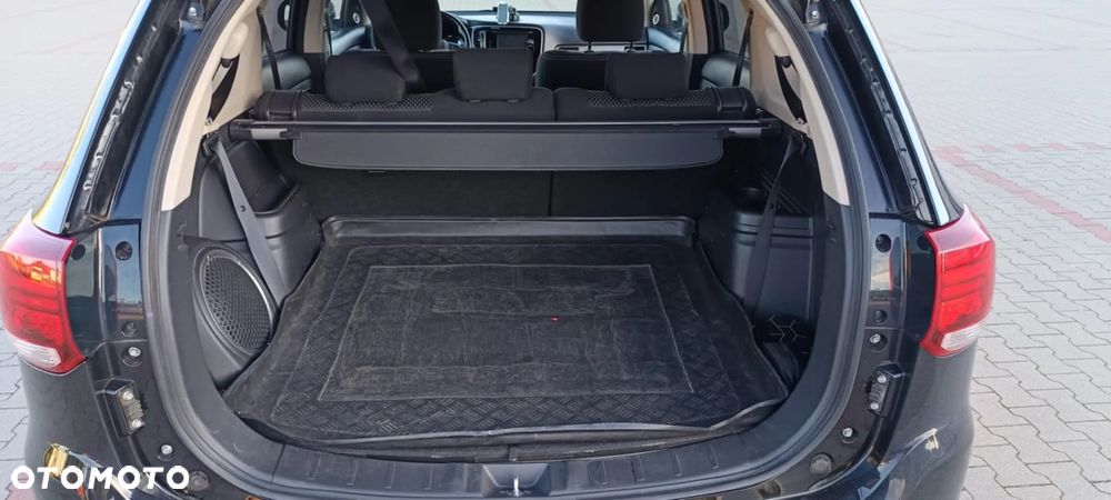 Mitsubishi Outlander 2.0 Intense + 4WD CVT - 6