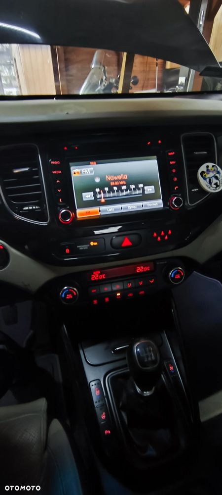 Kia Carens 1.7 CRDi L 7os - 12