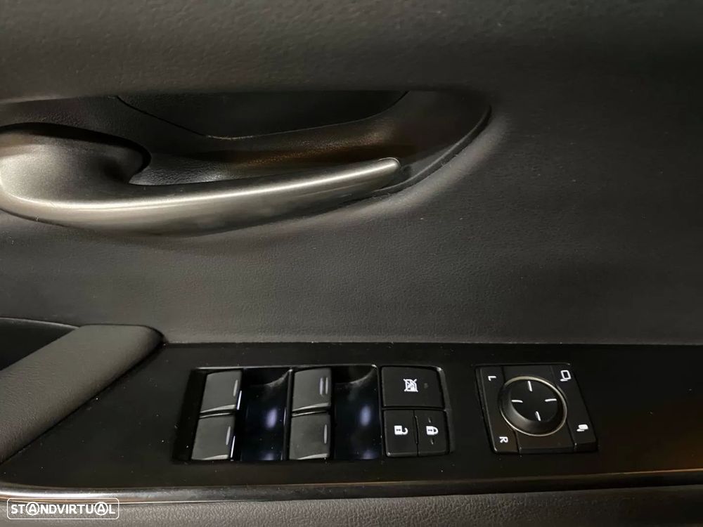 Lexus UX 250h Executive+ - 17