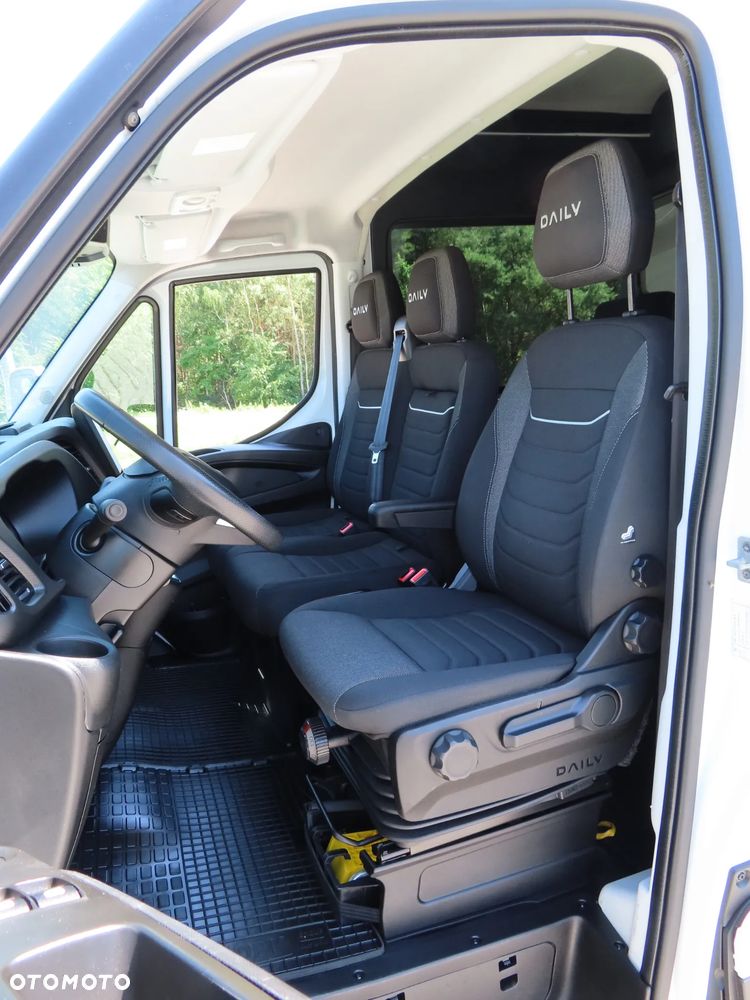 Iveco DAILY 35S18 DOKA Dubel Brygadowy MIXTO 7-Mio Os.+812 Kg Ład. POWER 3.0 HPI 180 KM Hi-Matic Automat L4H2 Rozstaw Osi 4100 mm WZMACNIANY FULL OPCJA Wyposażenia Gwarancja Fabryczna HAK 3500 KG Stan Auta Jak Z Salonu NOWY - 30