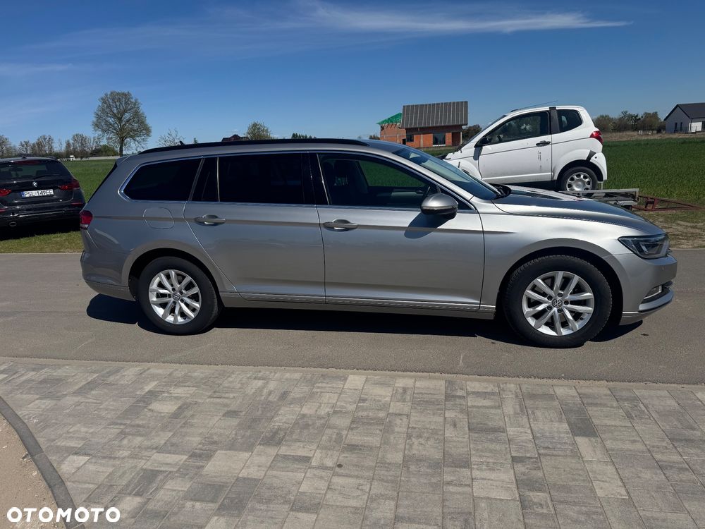 Volkswagen Passat 2.0 TDI SCR DSG Trendline - 34