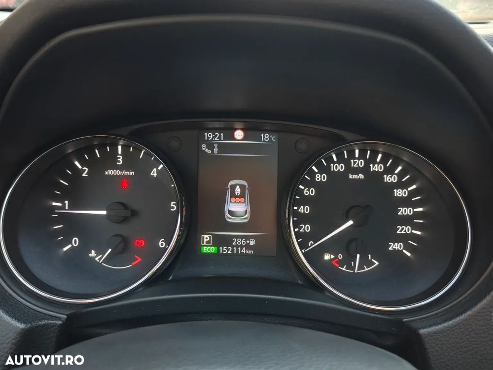 Nissan Qashqai 1.6 DCI Xtronic TEKNA - 11