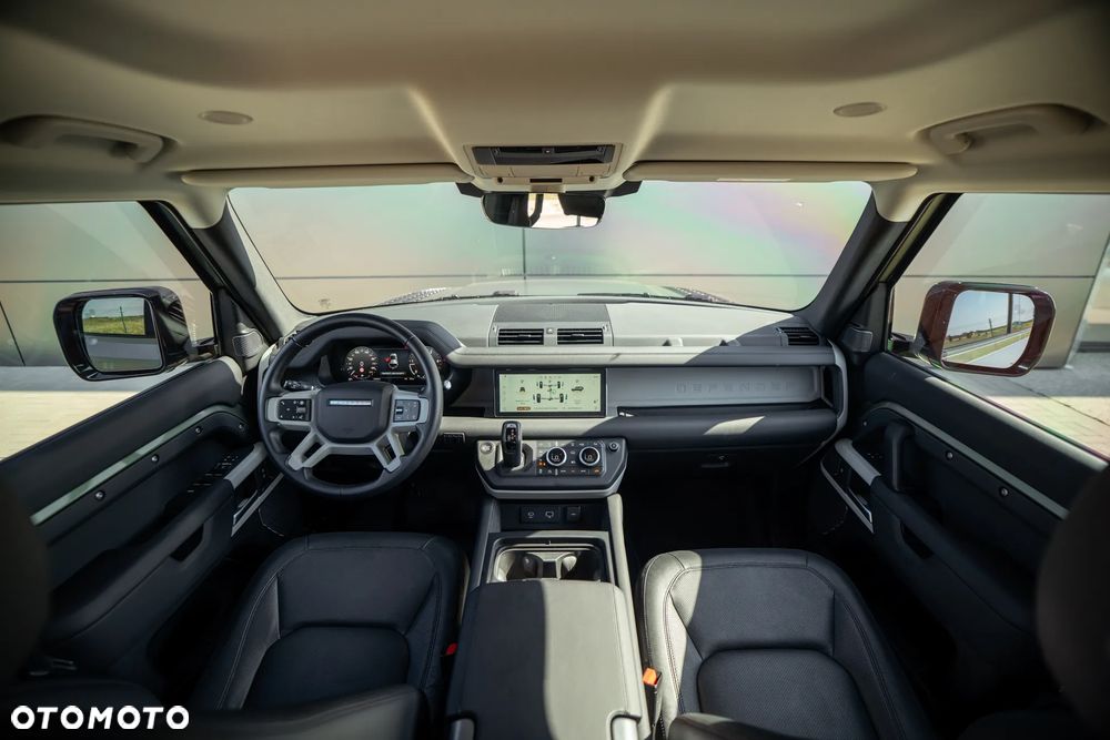 Land Rover Defender - 17
