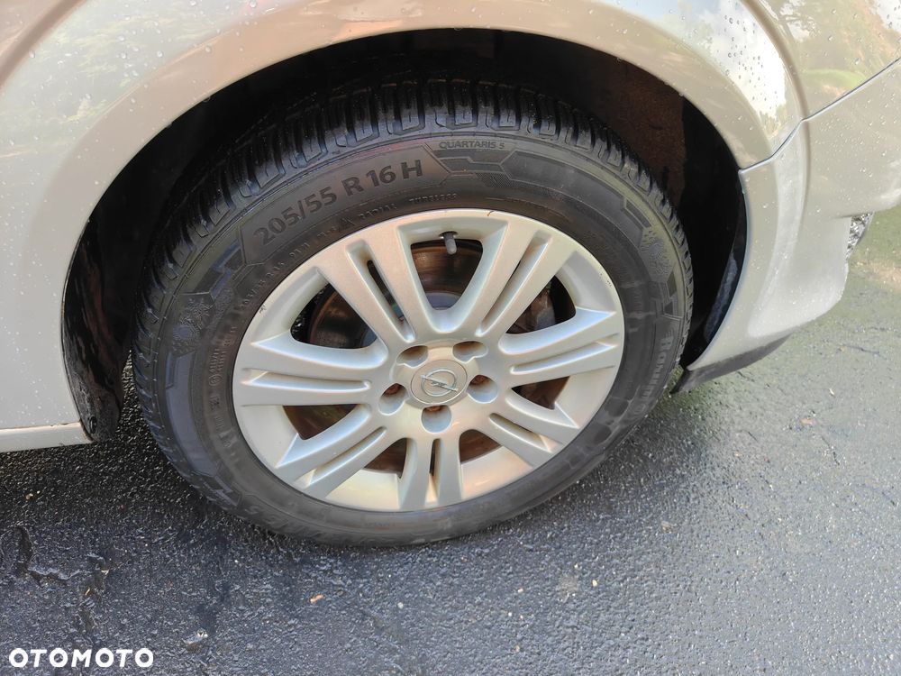 Opel Astra 1.6 Essentia - 17