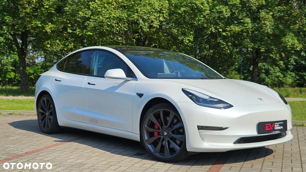 Tesla Model 3 - 8