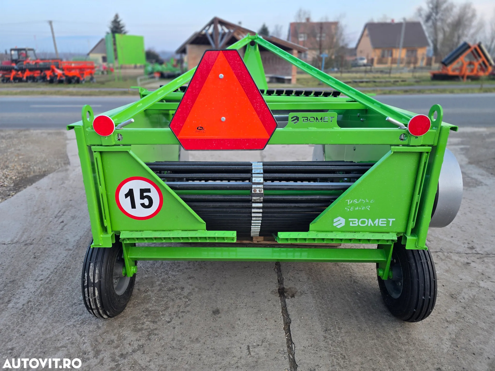 BOMET UPUS Z656 - 11