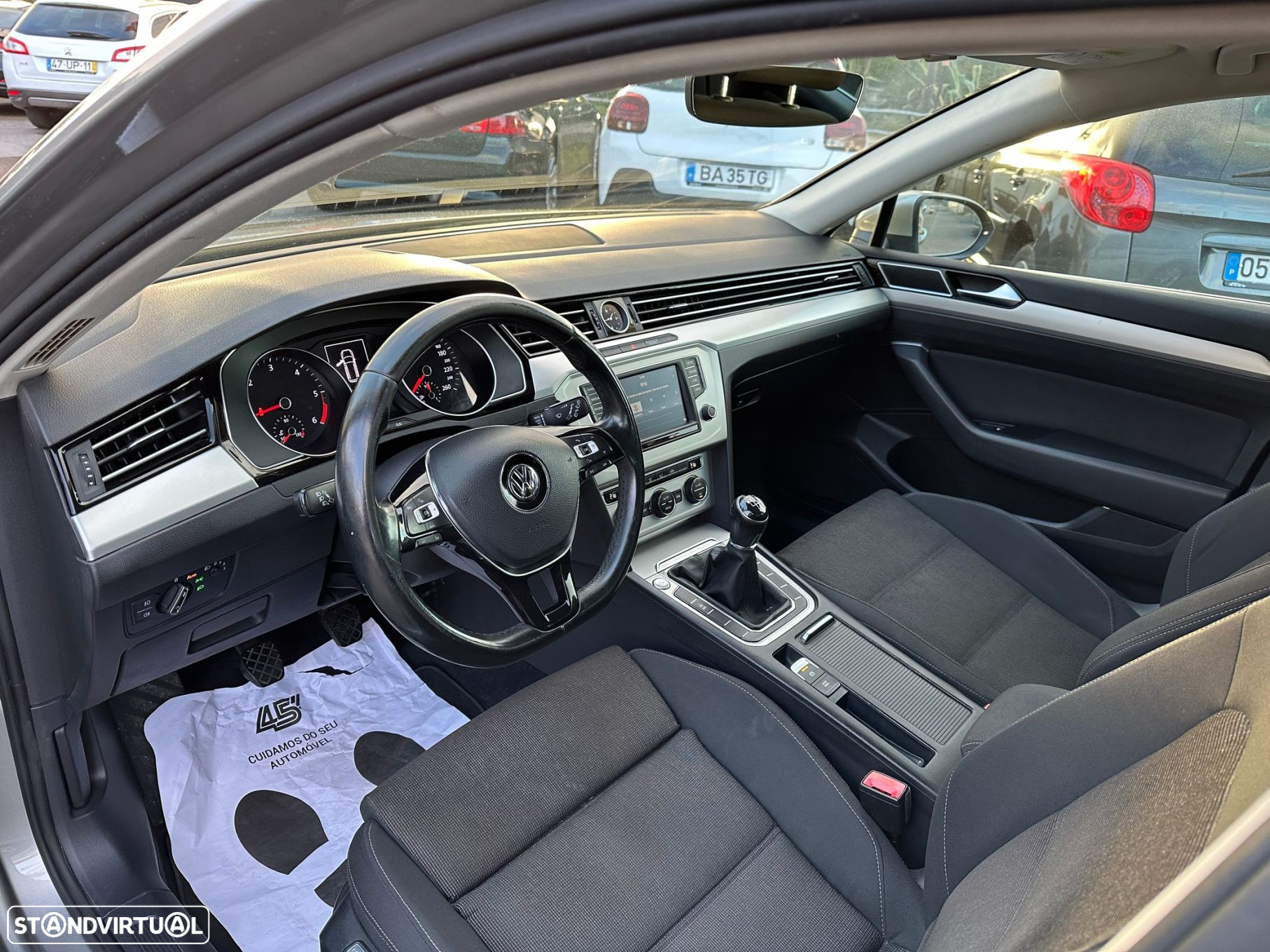 VW Passat Variant 1.6 TDI BlueMotion - 9