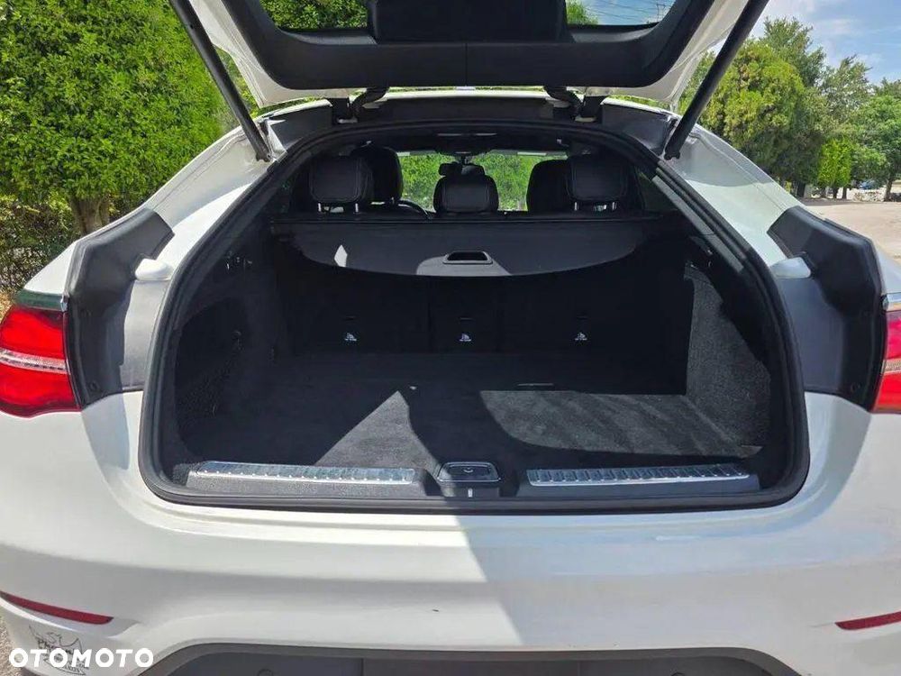 Mercedes-Benz GLC 300 4Matic 9G-TRONIC AMG Line - 22