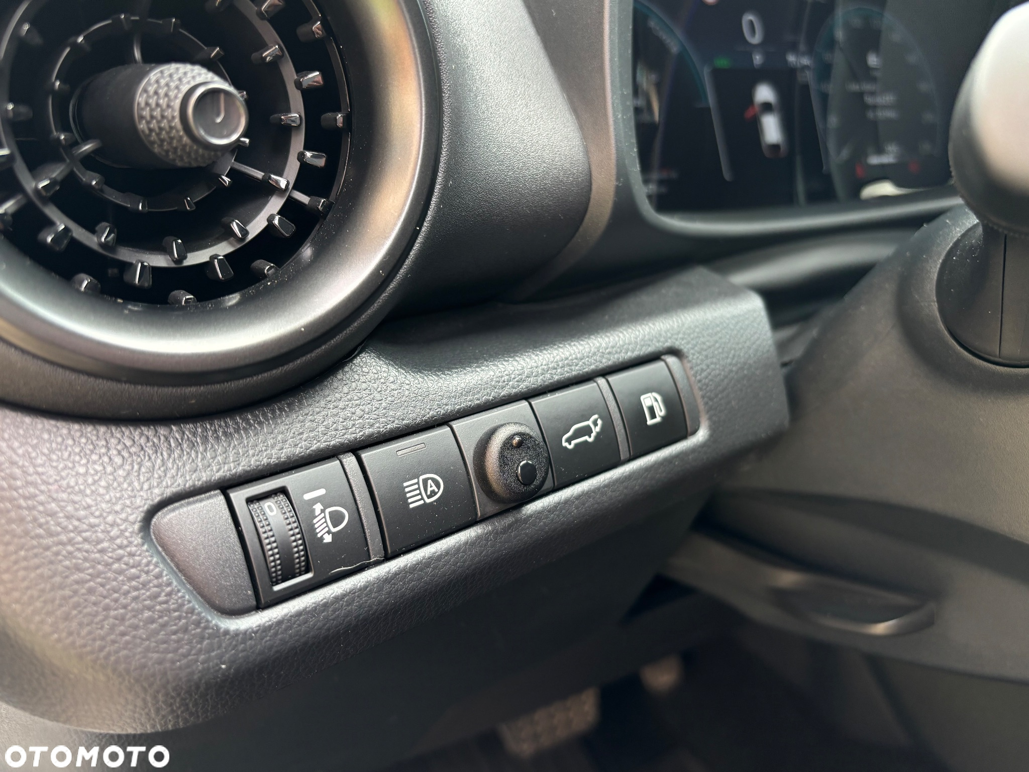 Toyota C-HR 2.0 Hybrid Executive - 21