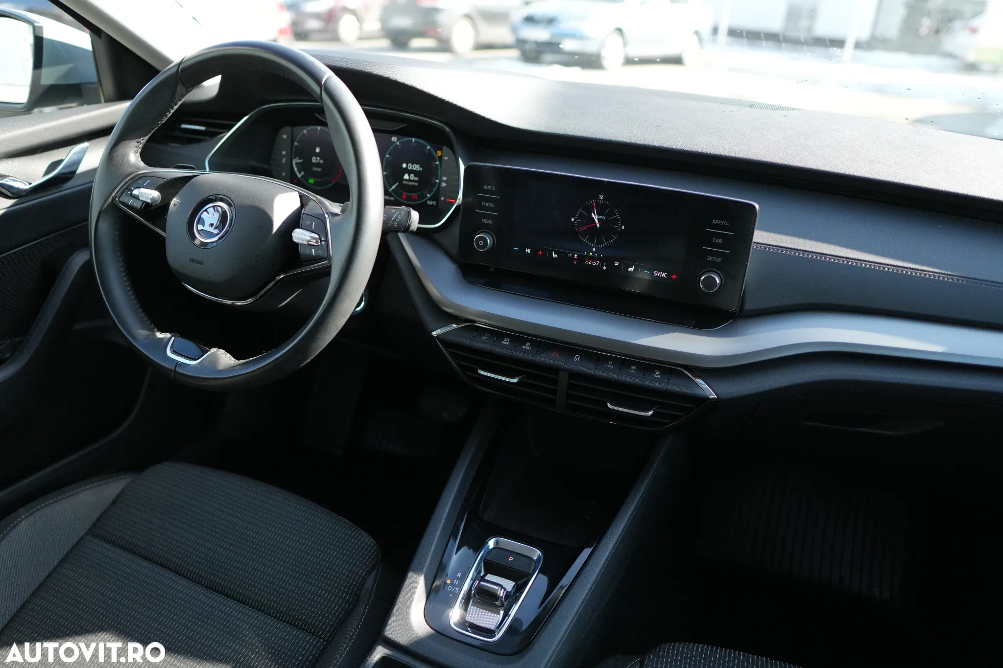Skoda Octavia Combi 2.0 TDI DSG Style - 2