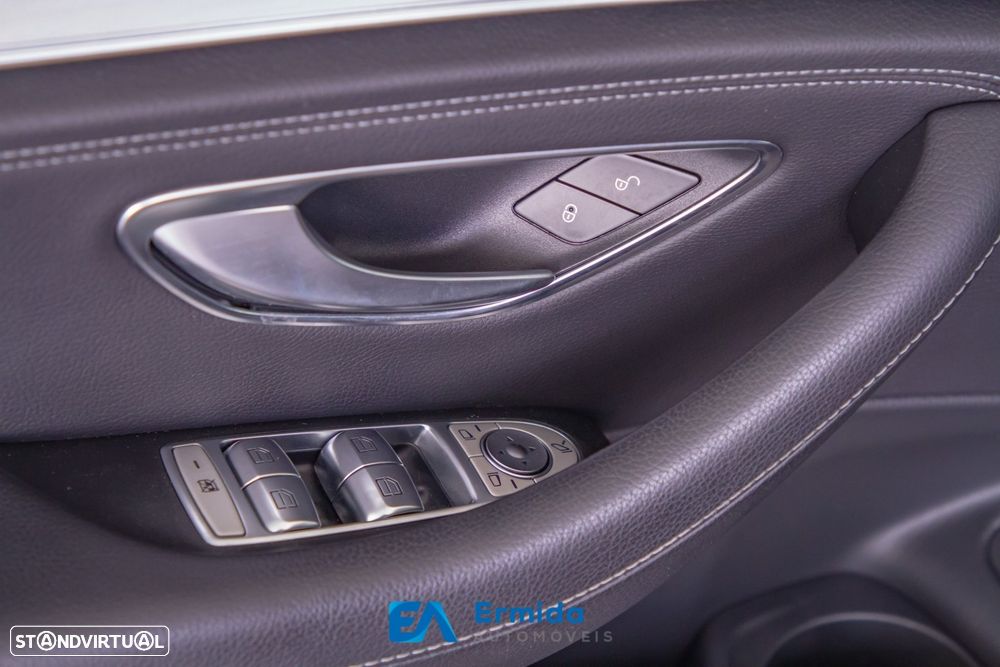 Mercedes-Benz E 300 de AMG Line - 37