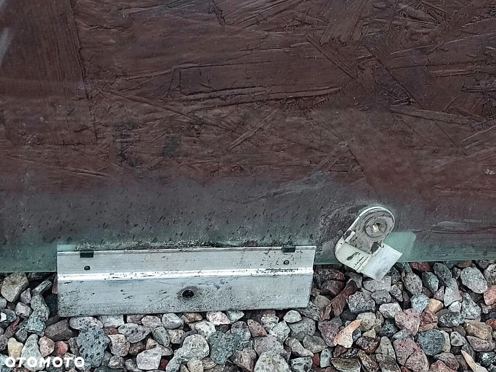 BMW E36 COUPE / CABRIO ORYGINALNE SZYBY BOCZNE ( DRZWI ) LEWA / PRAWA W BDB STANIE O NR. 1 977 514 / 8 201 041 OEM - 11