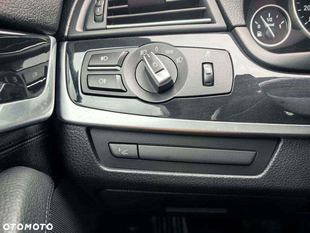 BMW Seria 5 525d - 15