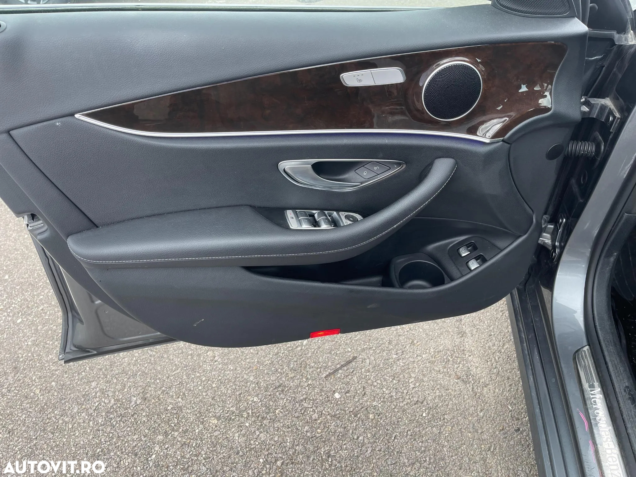 Mercedes-Benz E - 10