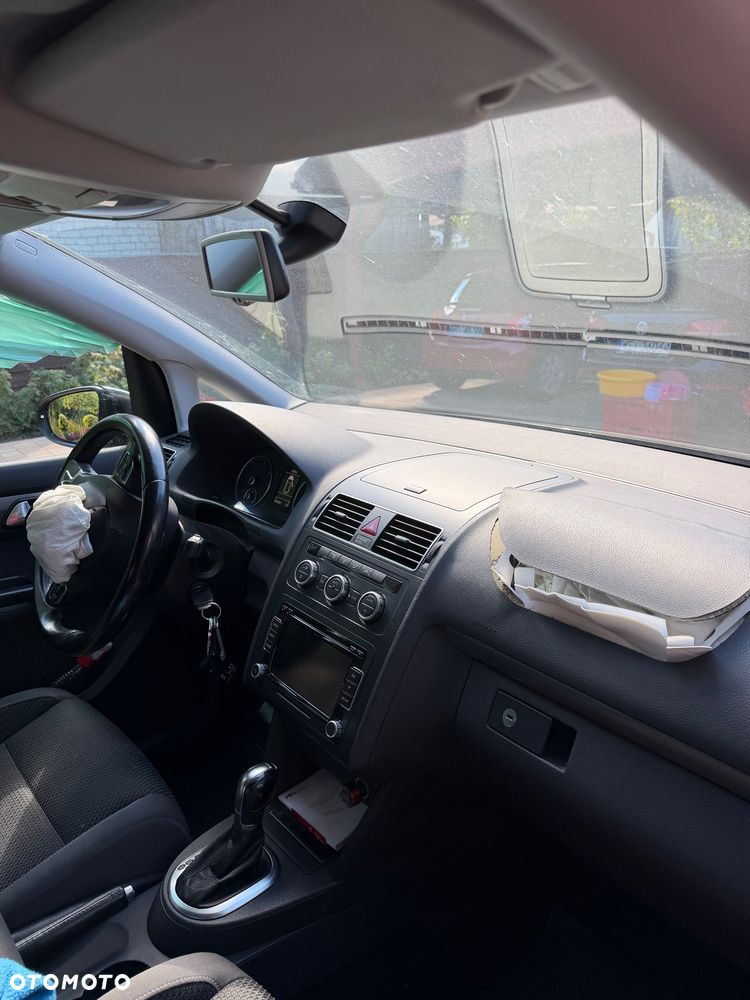 Volkswagen Touran 2.0 TDI DPF Highline DSG - 8