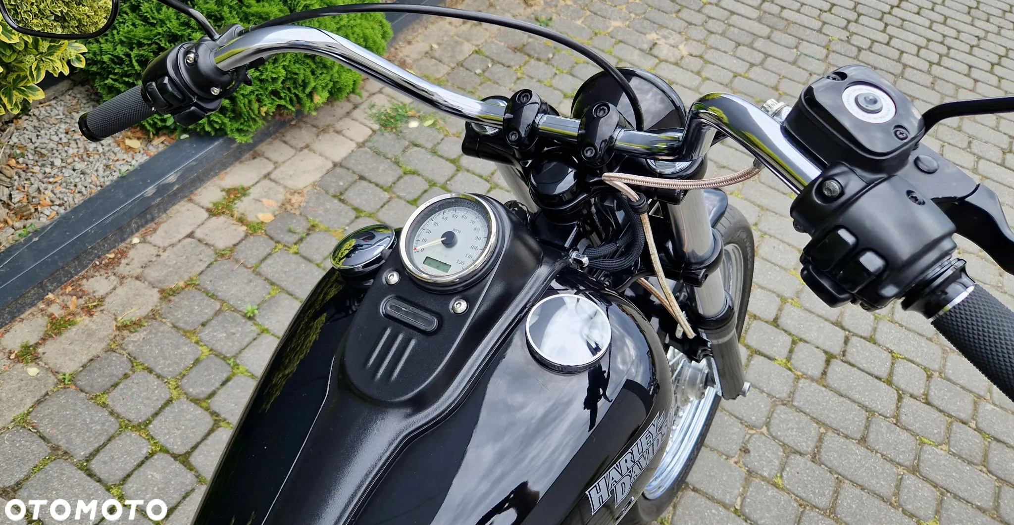 Harley-Davidson Dyna Street Bob - 25