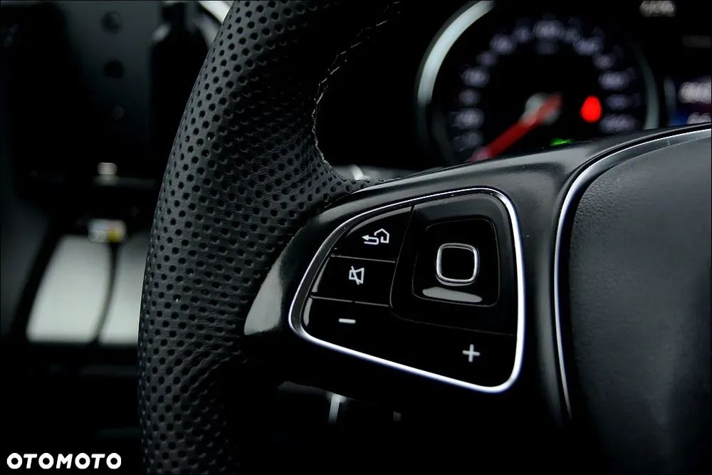 Mercedes-Benz Klasa E 200 d 9G-TRONIC - 27