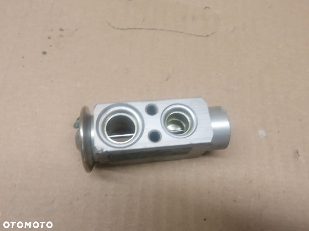 OPEL ZAFIRA A LIFT 1.8B ZAWÓR ROZPRĘŻNY KLIMATYZACJI - 4