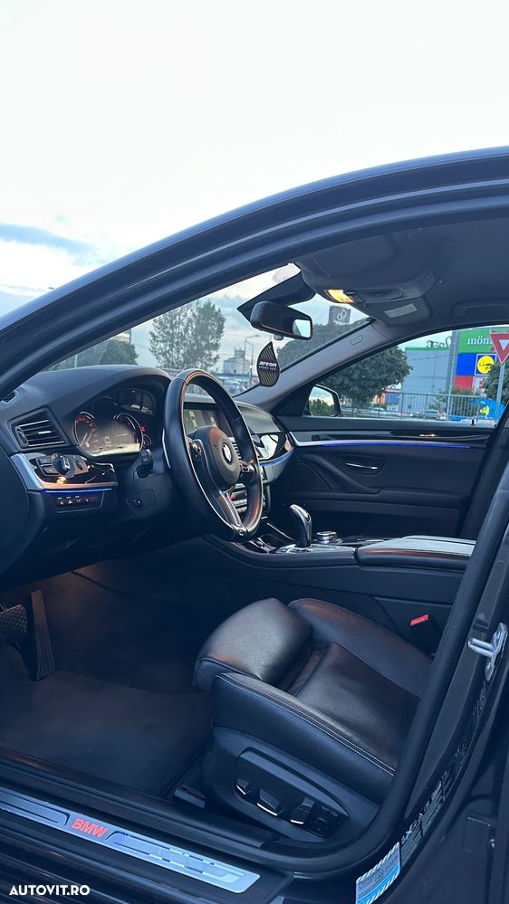 BMW Seria 5 525d xDrive - 10