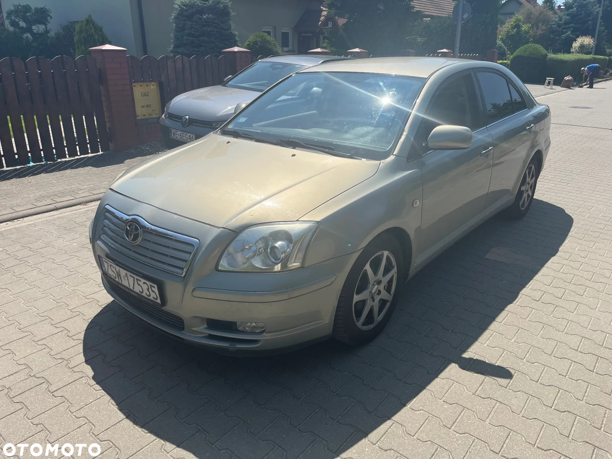 Toyota Avensis 1.8 VVT-i Sol - 2