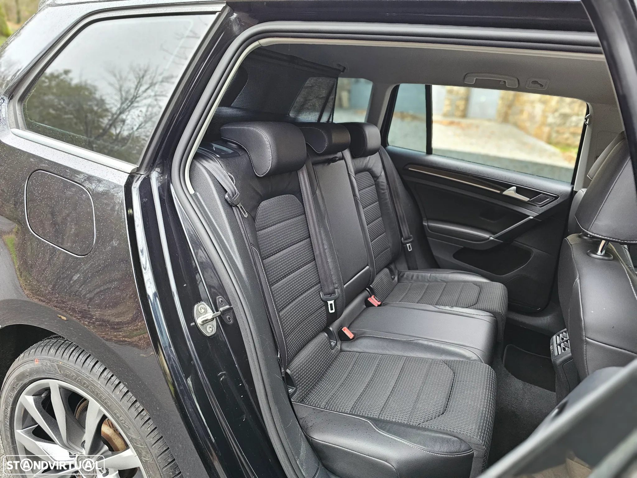 VW Golf Variant 1.6 TDi Highline DSG - 16