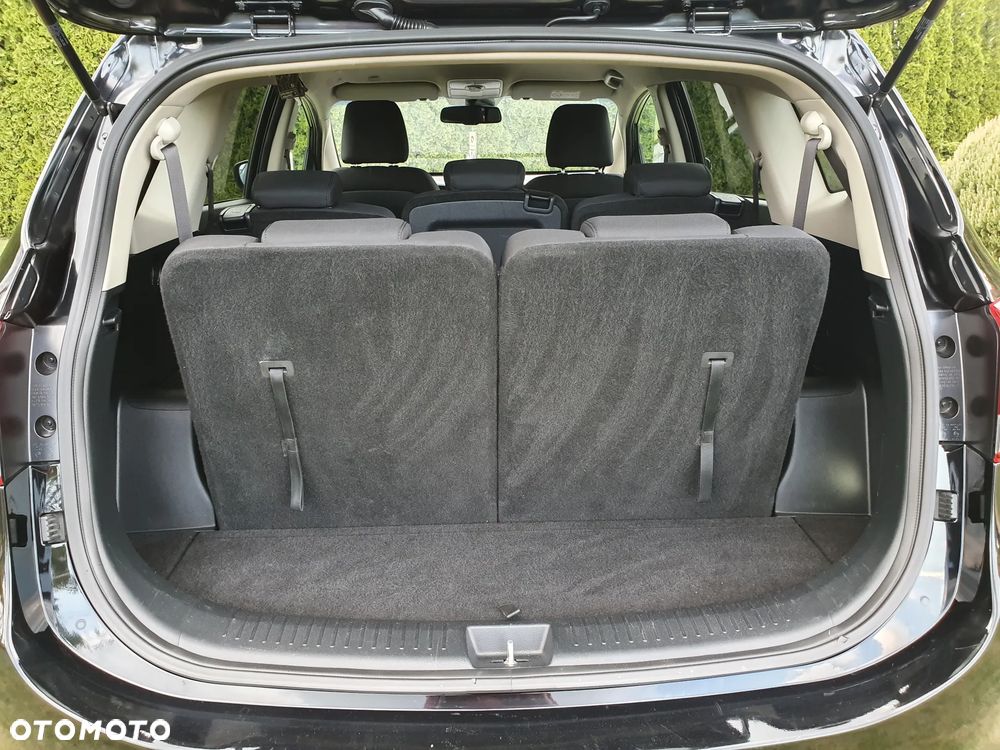 Kia Carens 1.6 GDI Dream-Team Edition - 27