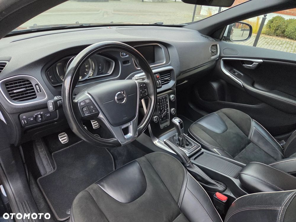Volvo V40 D3 Drive-E R-Design Momentum - 15
