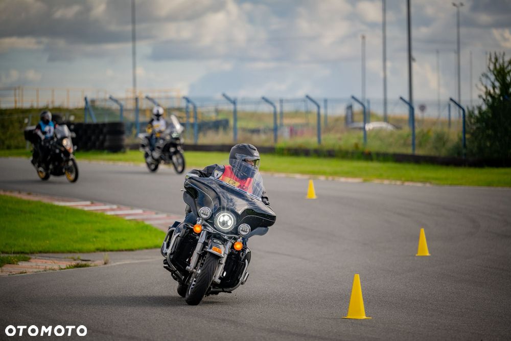 Harley-Davidson Touring Electra Glide - 22