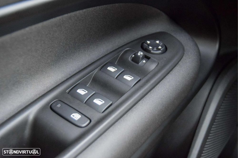 Alfa Romeo Junior 1.2 Sport Speciale eDCT6 - 32