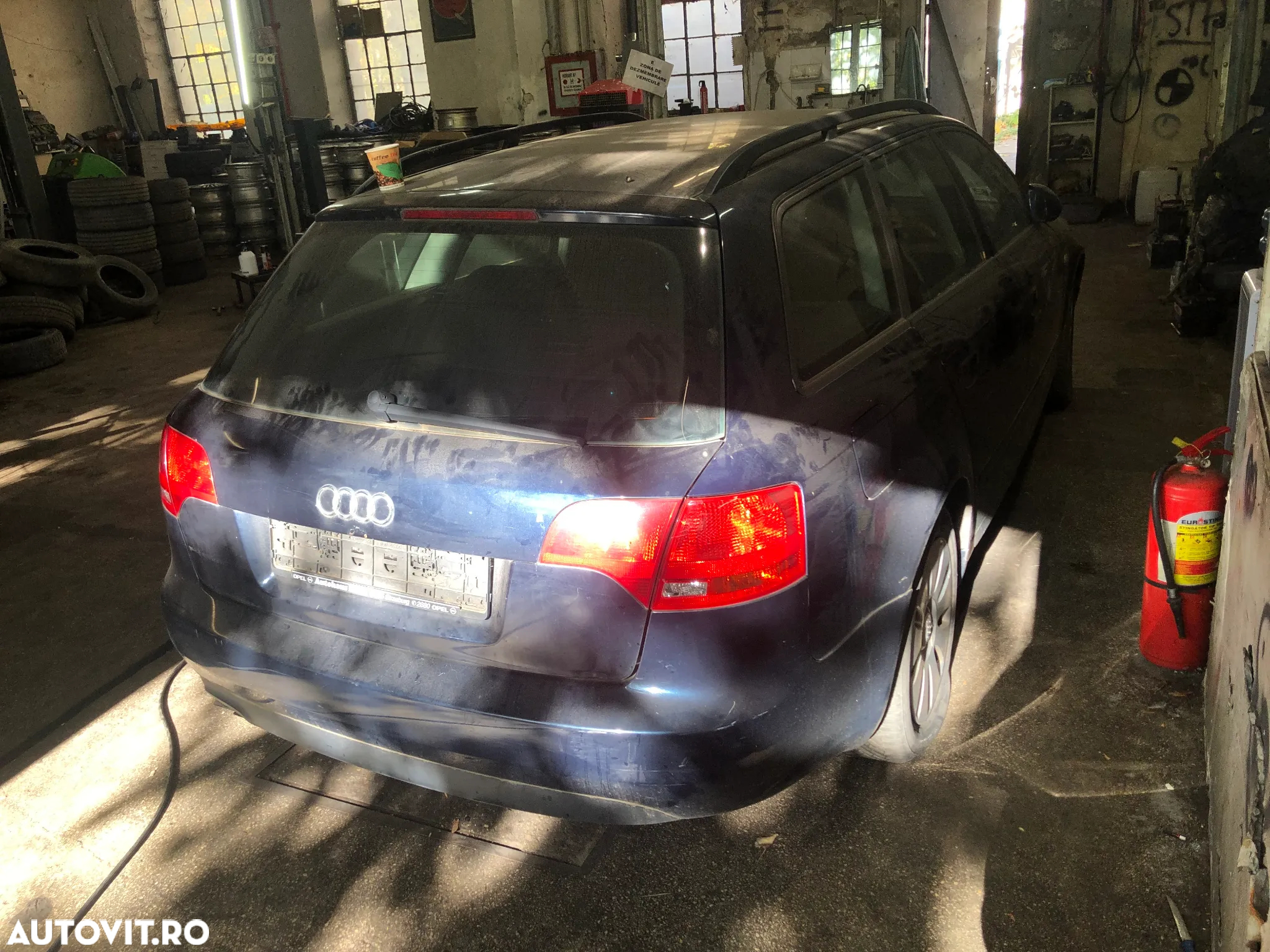 Dezmembrez Audi A4 B7 break 2.0 automat albastru 2006 - 6