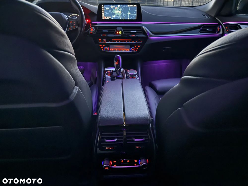 BMW Seria 5 540d xDrive Sport Line - 17