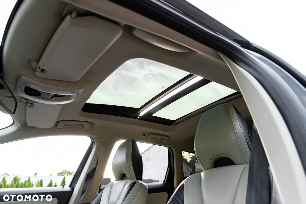 Volvo XC 60 D5 AWD RDesign - 31