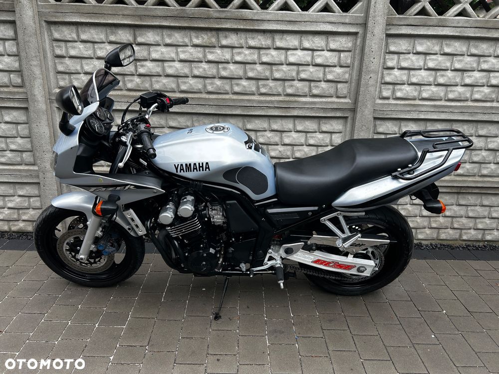 Yamaha FZS - 12