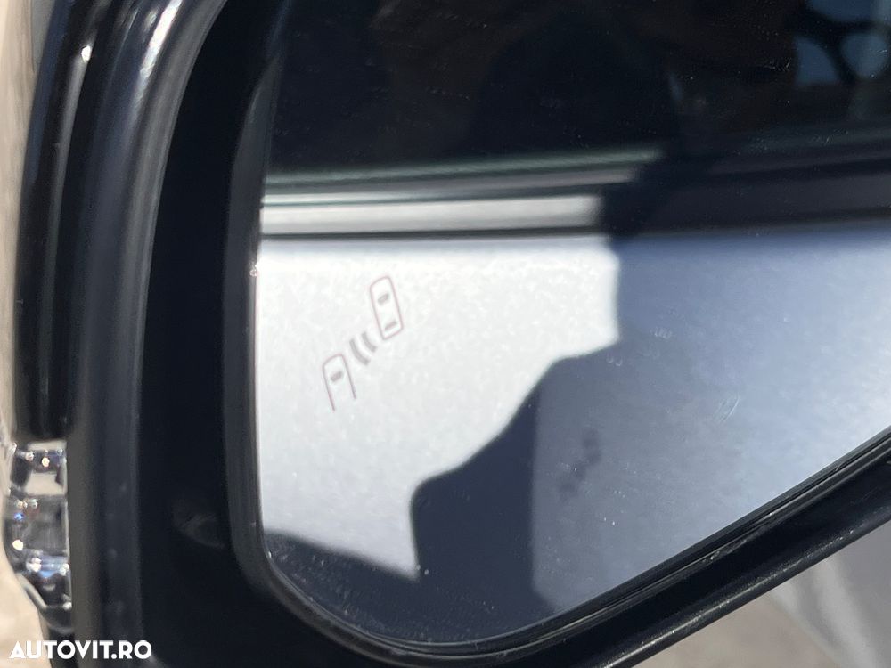 Toyota RAV4 2.5 PHEV VVT-iE 4x4 Style Bi-Tone - 13