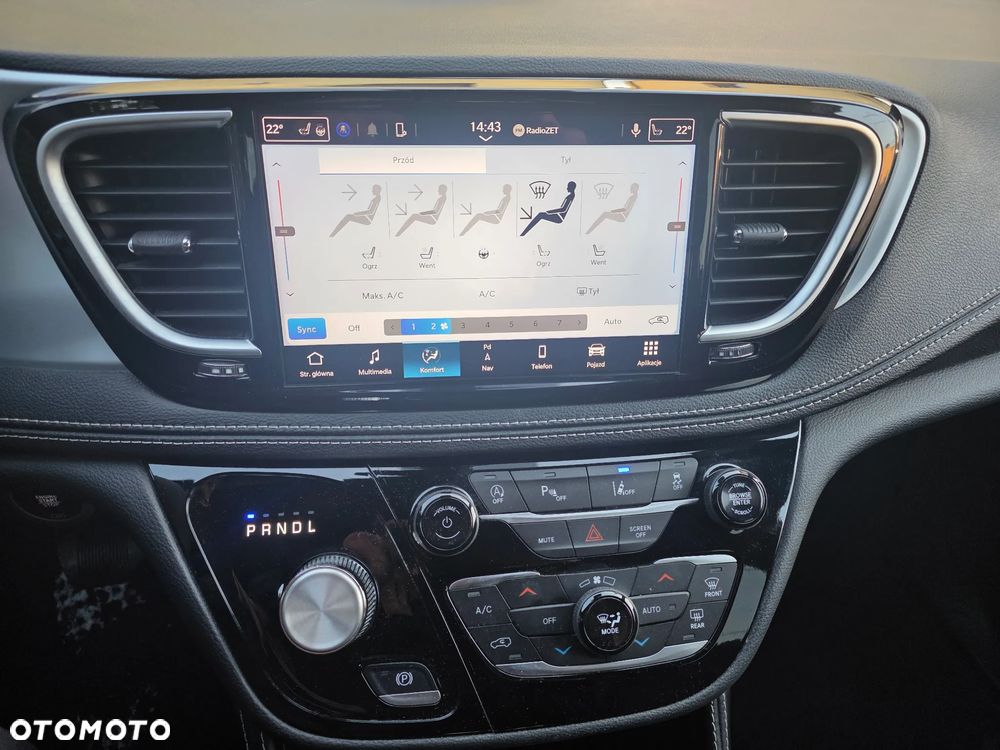 Chrysler Pacifica - 26