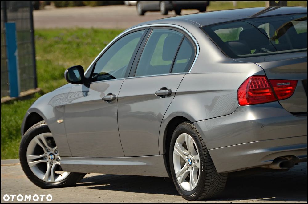 BMW Seria 3 318d - 26